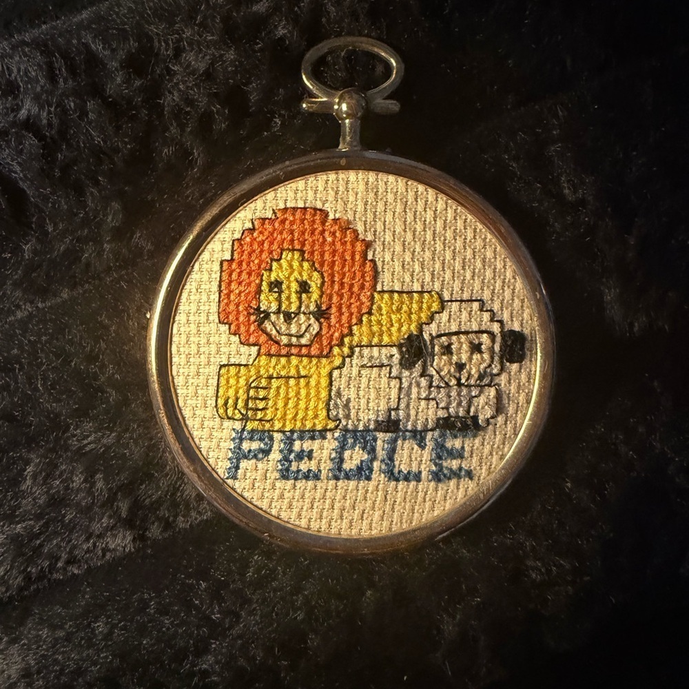 VTG Lion & Lamb Peace Cross stitch mini hanger made for grandma December 1992